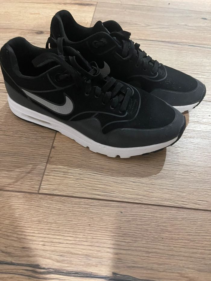 nike thea noire