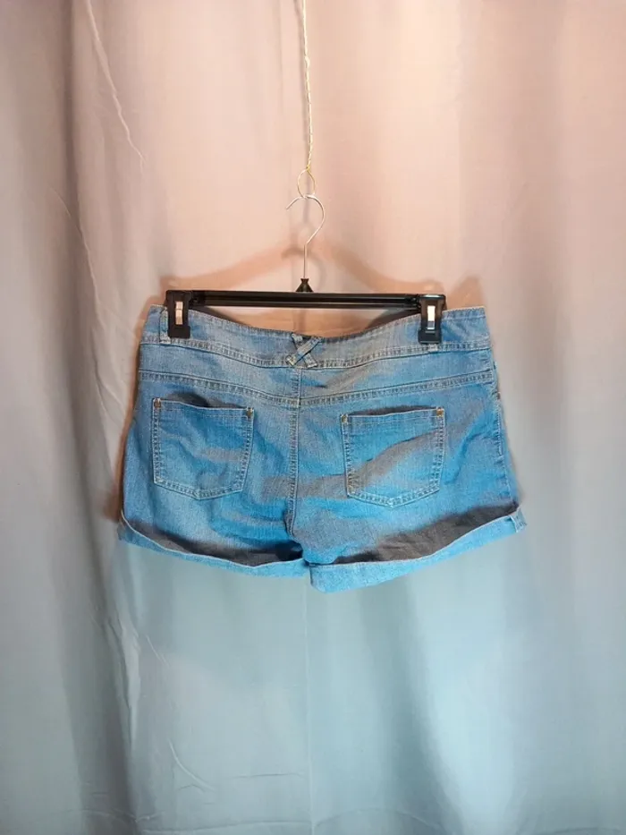 Short 42 - photo numéro 6
