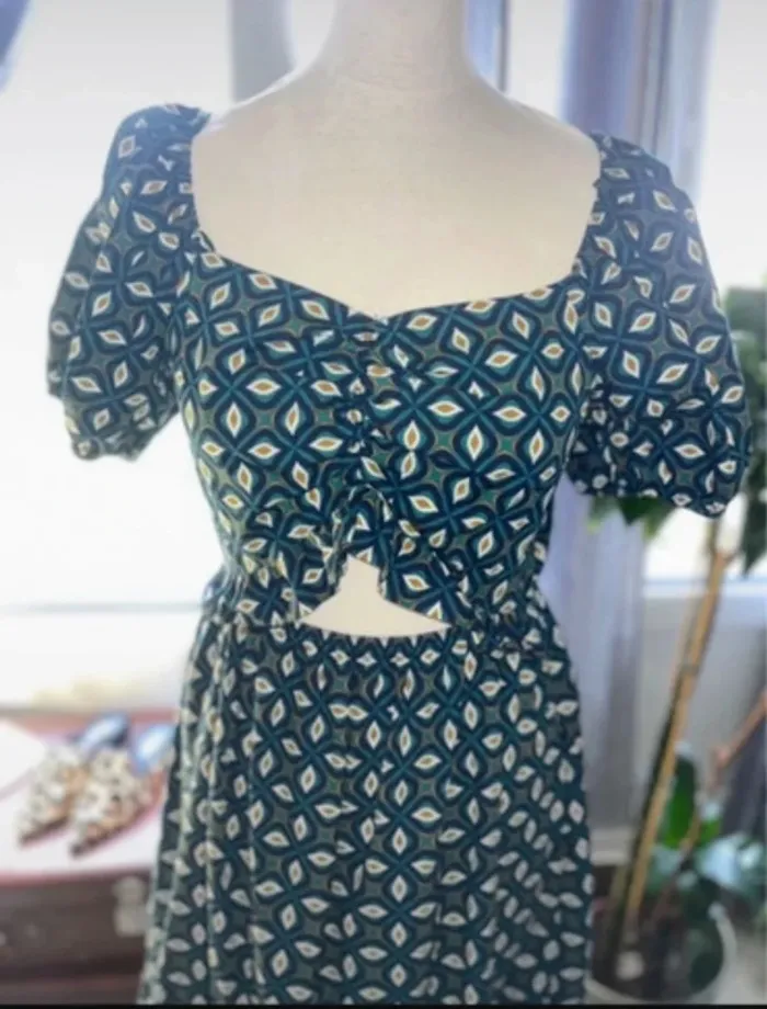 Très jolie Robe à dos ouvert , taille 40, Neuf - Naf Naf - photo numéro 5