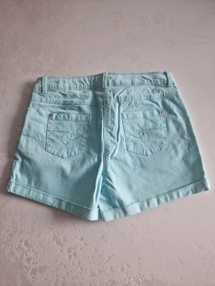 Short fille - photo numéro 3