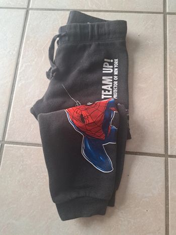 Jogging gris 2/3 ans taille élastique Spiderman en TBE
