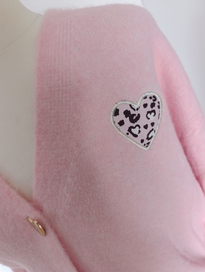 Sublime gilet doux rose avec coeurs t.u 36/42 - photo numéro 5