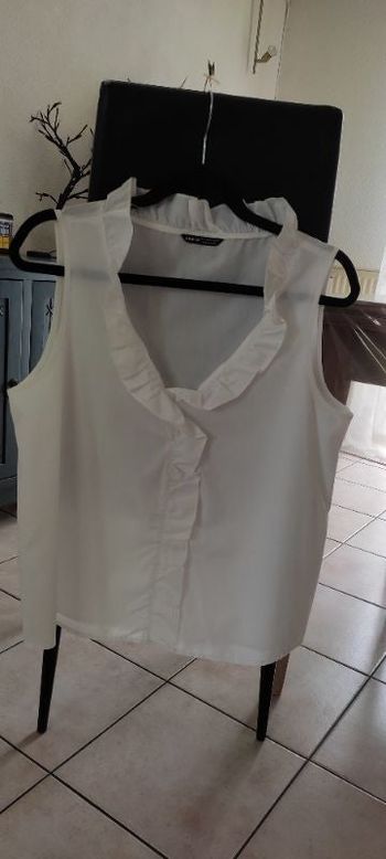 Blouse col froufrou
