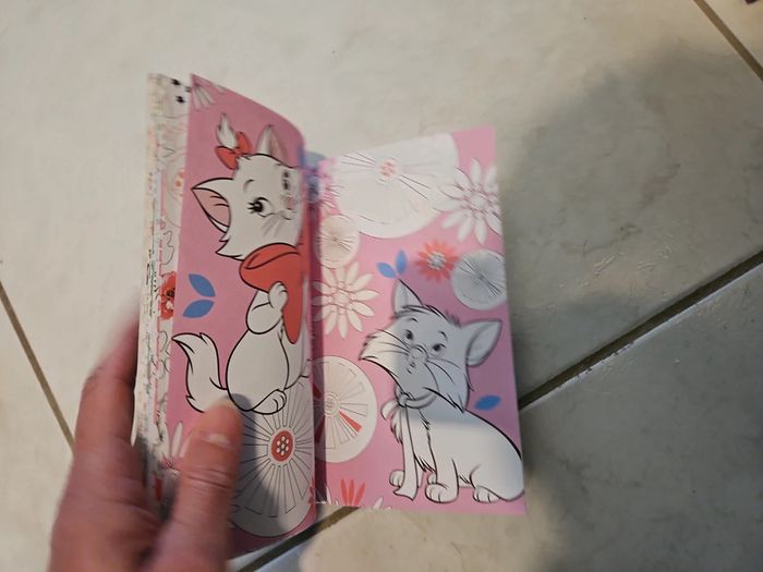 Livre incroyables coloriages Neuf cont1 - photo numéro 17