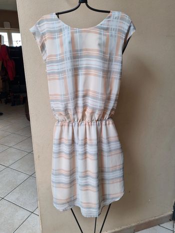 Robe 3 couleurs pales  blanc gris et orange