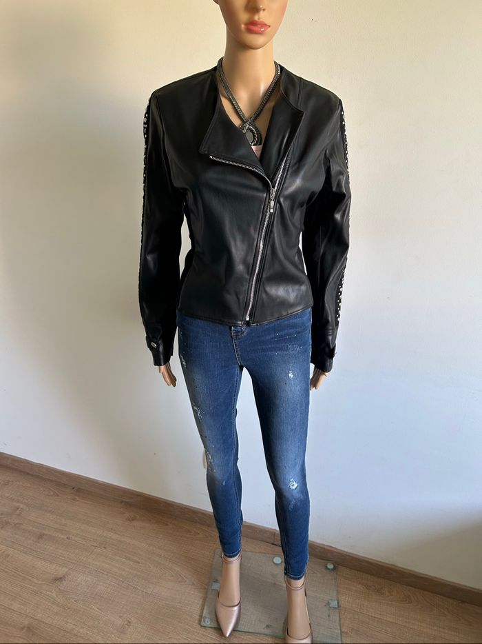 Veste noire avec simili cuir Rinascimento taille M jamais portée - photo numéro 4