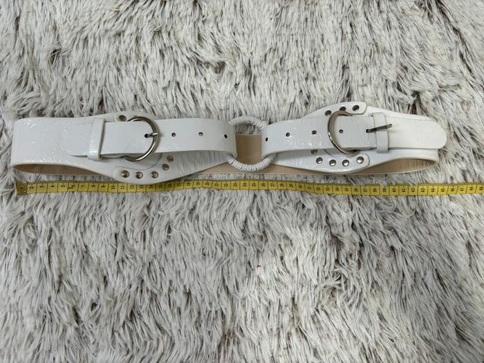 Ceinture blanche à double boucle aspect vinyle froissé - photo numéro 6