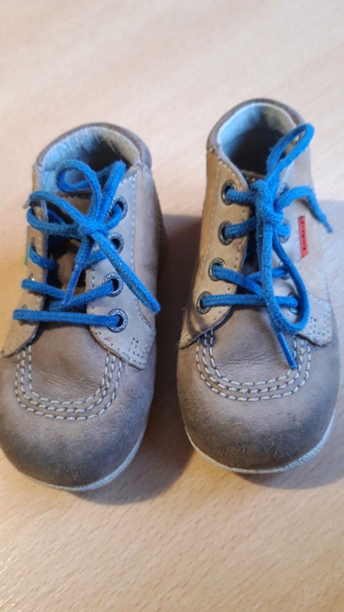 Chaussures Kickers pointure 22
