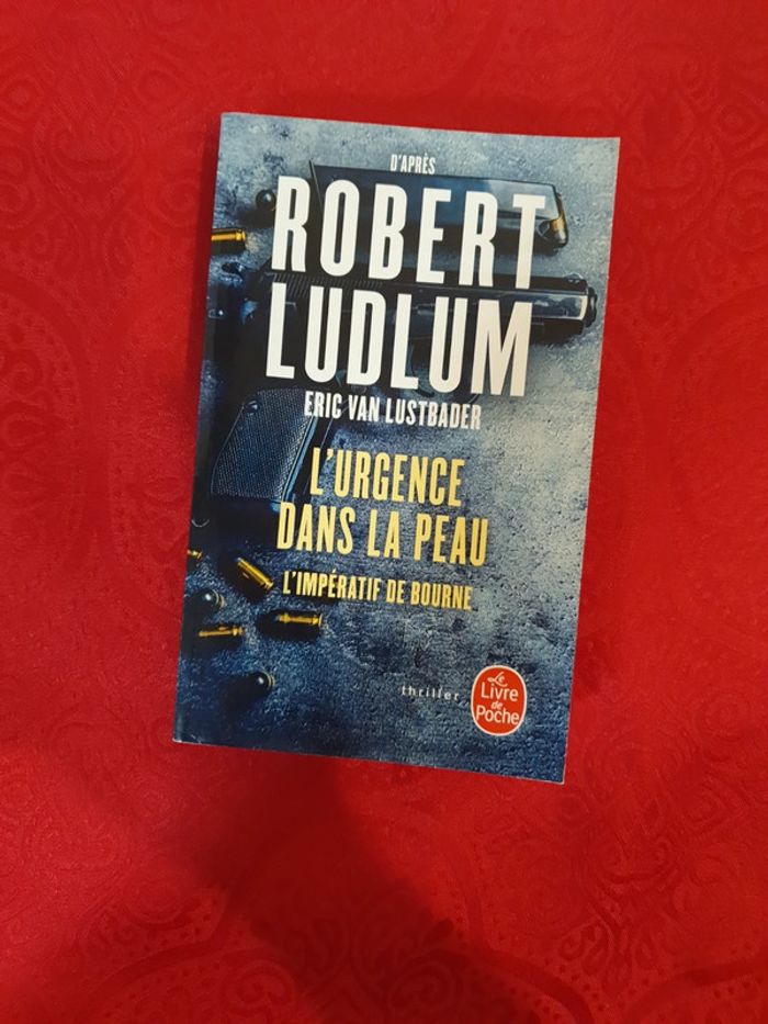 D'après Robert lundlum