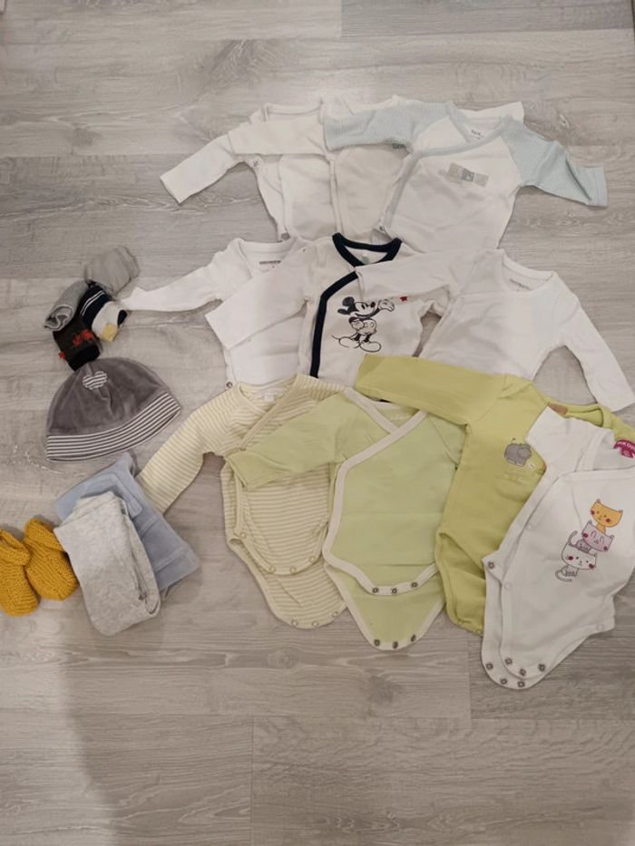 Lot vêtements bébé 1 mois mixte 50 cent/pièce
