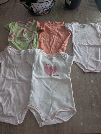 Lot de 5 bodies 