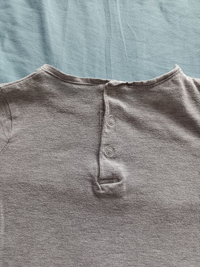 T-shirt manches longues taille 12 mois - photo numéro 4