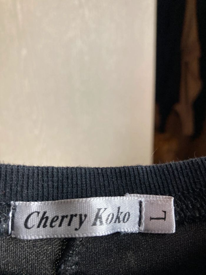 Superbe sweat manches 3/4 et volants avec dentelle marque Cherry Koko taille L - photo numéro 5