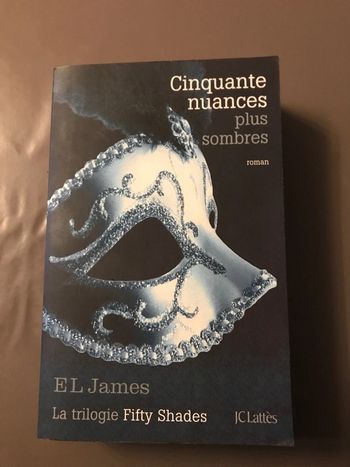 Livre 50 nuances de Grey plus sombres