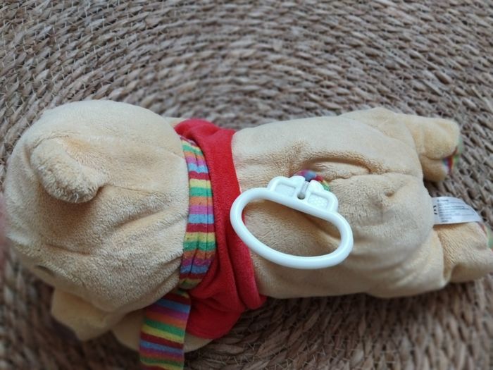 Peluche musicale Winnie l'ourson, Disney - photo numéro 2