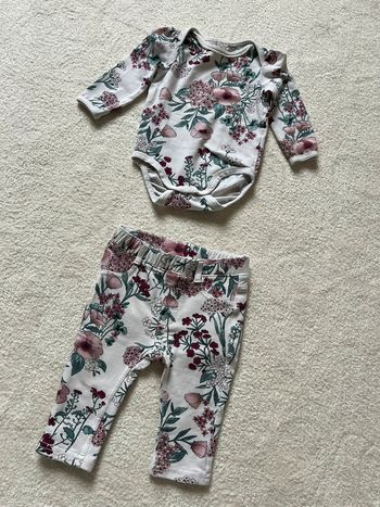 Ensemble H&M body et pantalon 6 mois
