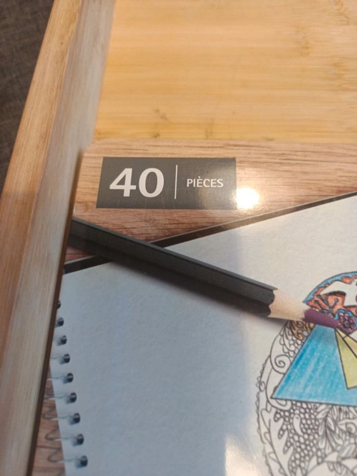 Boite de 40 crayons de couleur neuf - photo numéro 2