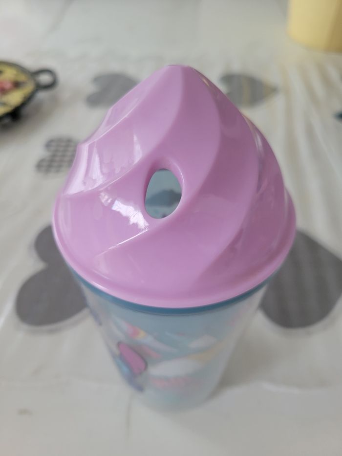Grand verre plastique stitch avec couvercle pour paille - photo numéro 3