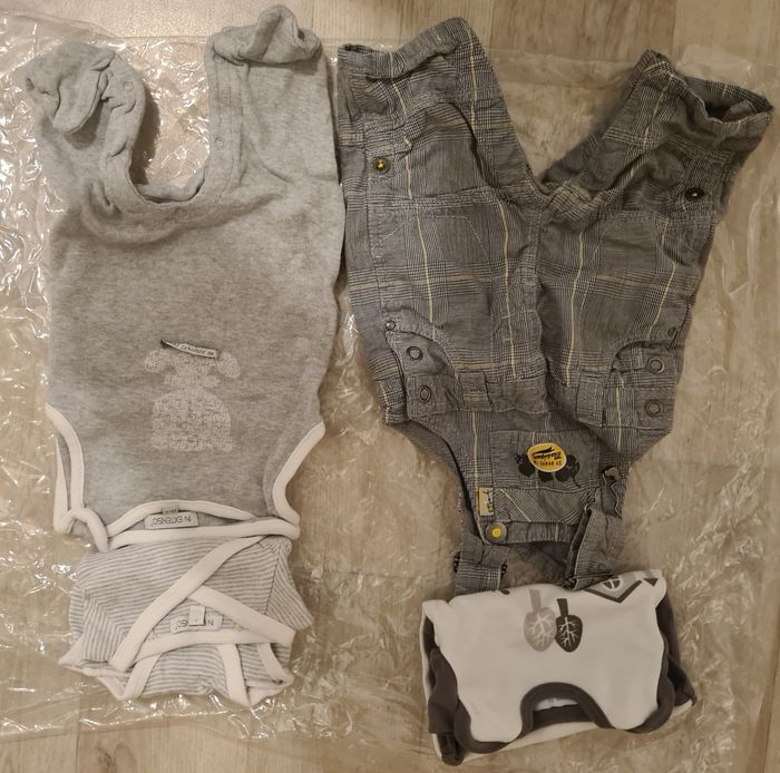 Lots de vêtements d'un mois - photo numéro 8