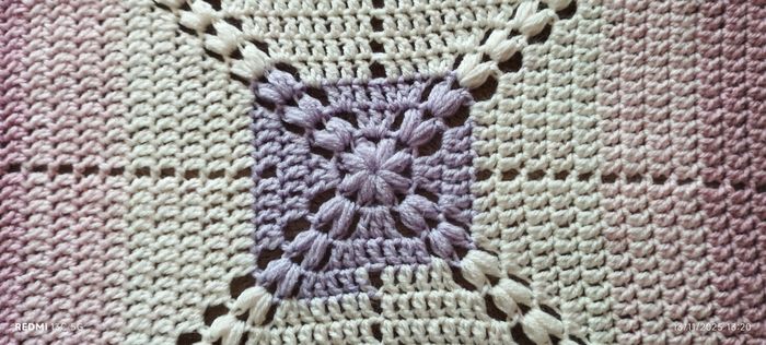 Couverture bébé "JACYNTHE" fait main au crochet - photo numéro 4
