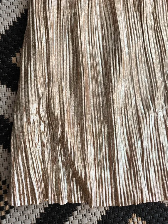 Jupe plissée dorée Avon – Taille 46/48 – Neuve - photo numéro 2