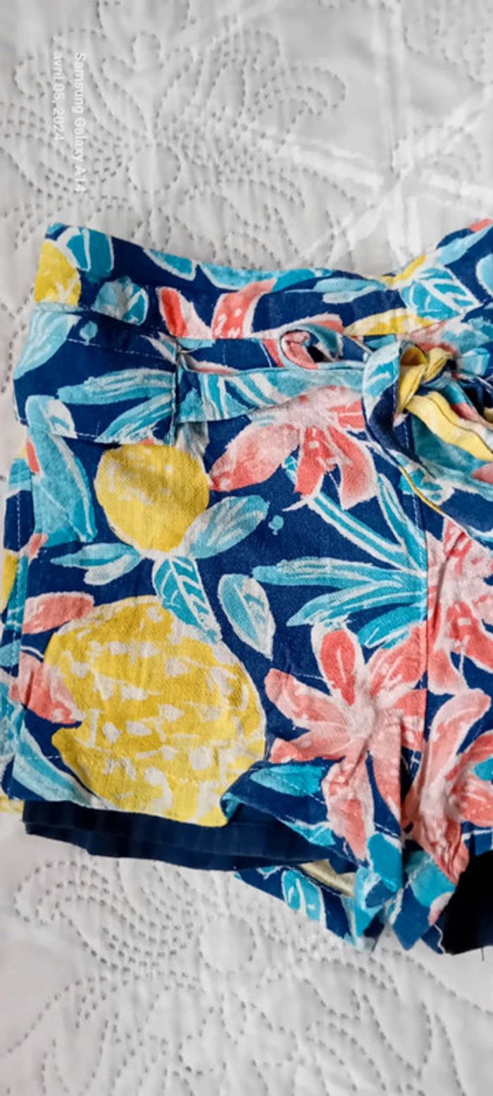 Short en lin motif floral fille 8 ans - photo numéro 5