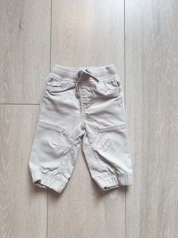 Pantalon gris. Garçon 3 mois. Marque Obaidi