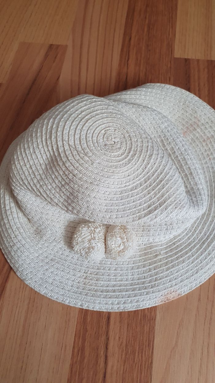 chapeau blanc obaibi taille 45 cm