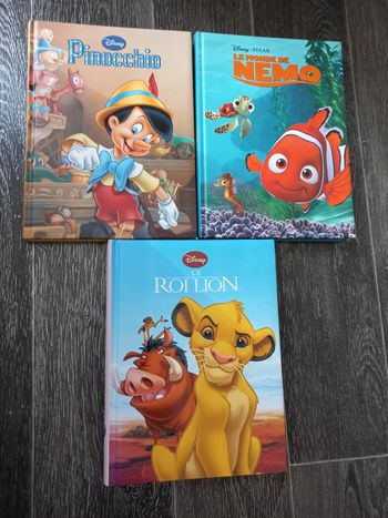 Lot 3 livres disney roi lion pinocchio nemo