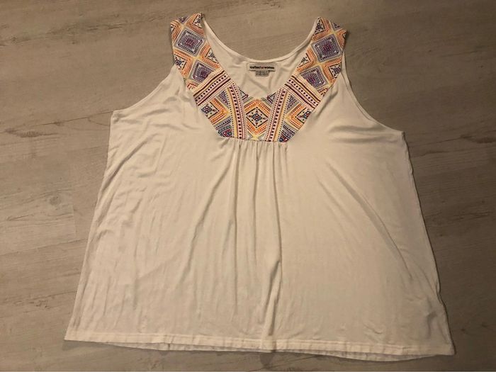 Blouse blanche et imprimée sans manches « atlas for Women » T54/56 NEUVE - photo numéro 3