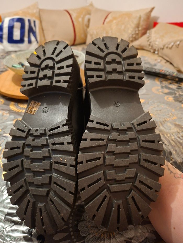 Chaussure noir semelle 5 cm taille 39 femme - photo numéro 4