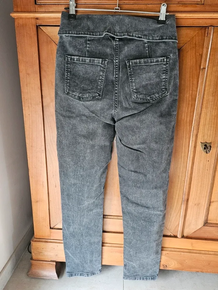 Jeans kiabi taille 34 - photo numéro 4