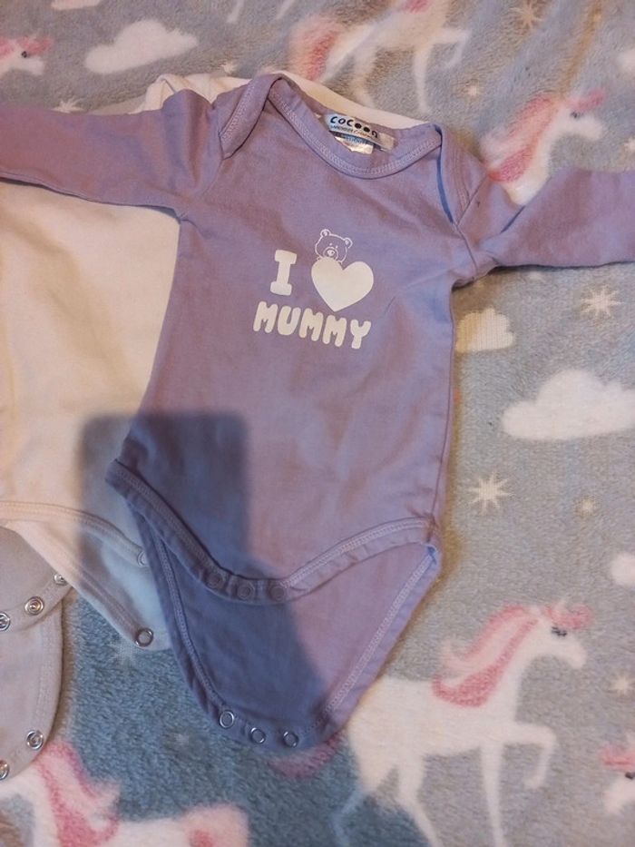 Lot bodies 1 mois - photo numéro 6