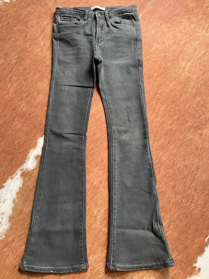 Levis flaire