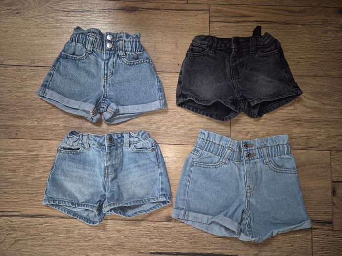 Short 3 ans