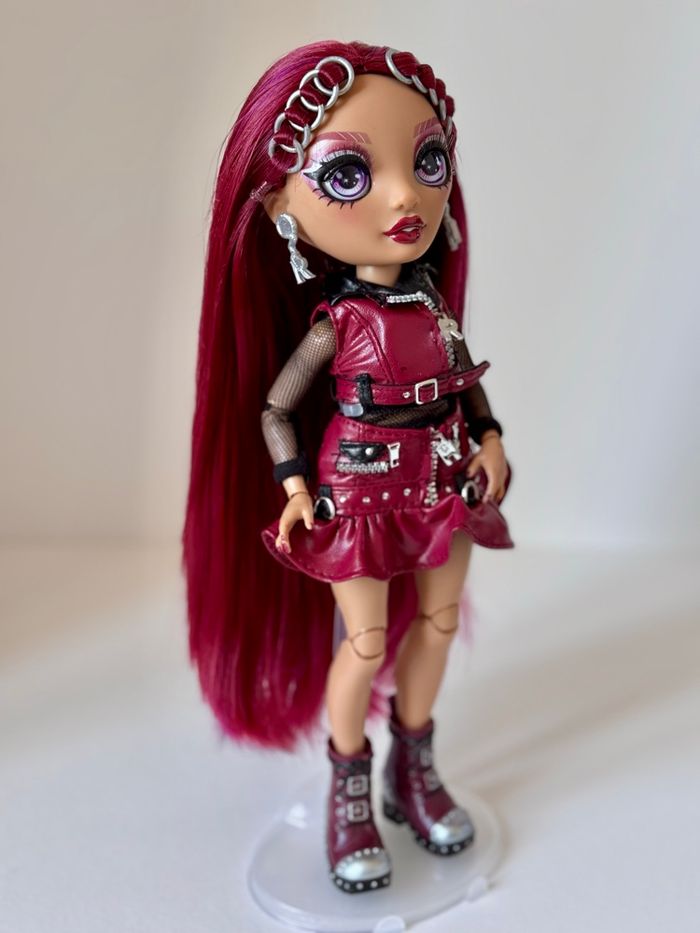 Mila Rainbow High - photo numéro 4