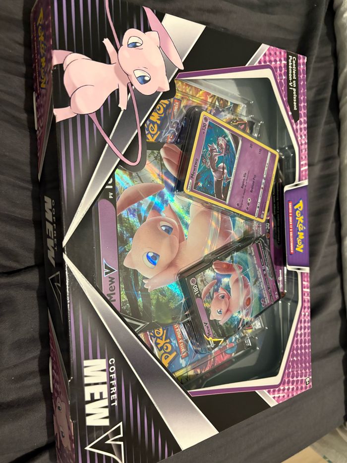 Coffret Mew V Pokémon scellé