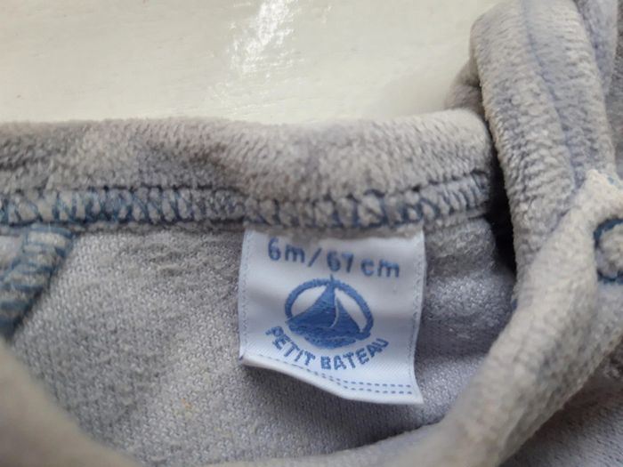 Grenouillère Petit Bateau bleu gris, doux velour , 6 mois 67 cm bébé - photo numéro 3