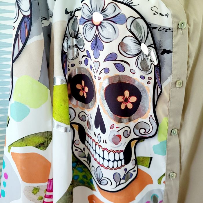 Chemise beige skull multicolore taille unique (du 44 au 50) Miss Stephy neuve avec étiquette - photo numéro 2