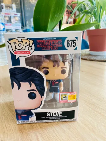 Funko Pop Stranger Things – Steve #675 SDCC 2018 Exclusive (1800 pcs, Limited Edition, Neuf)