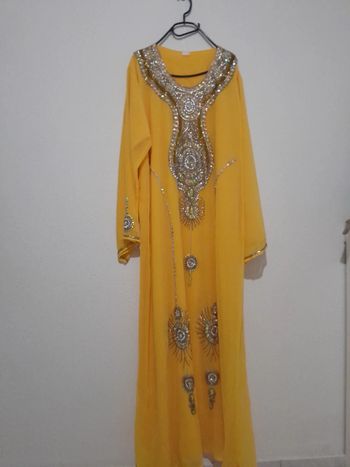 Robe de soirée perlé 💫taille 42💞