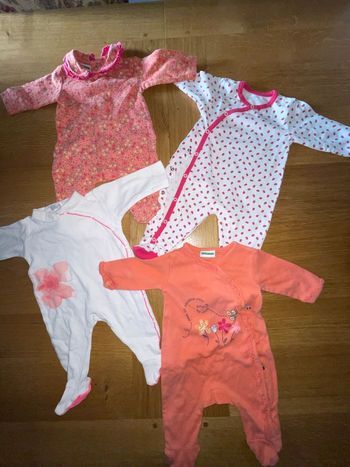 Lot pyjamas 1 mois