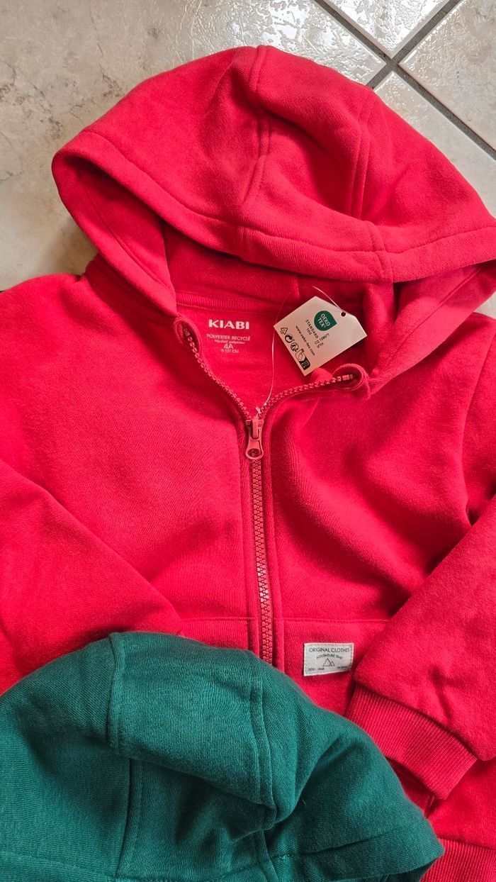 (NEUFS non portés) 🏷😍💙🥰superbe lot sweats zippés molleton et molletonnés 4ans Garçon 💙😍🥰 - photo numéro 8