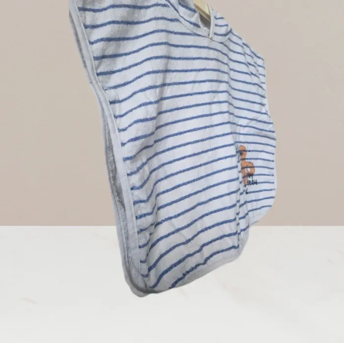 Sortie de bain à capuche bleu & blanc - Kiabi - Taille 6 mois - photo numéro 2