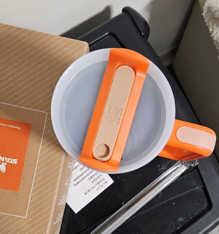 Gourde Stanley Quencher H2.0 1,18L Orange - photo numéro 2