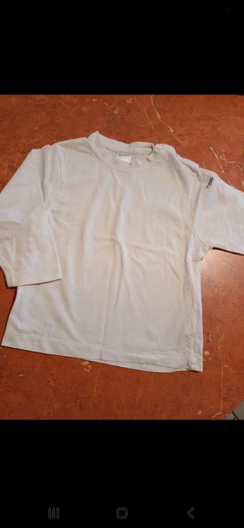 T.shirt taille 24 mois