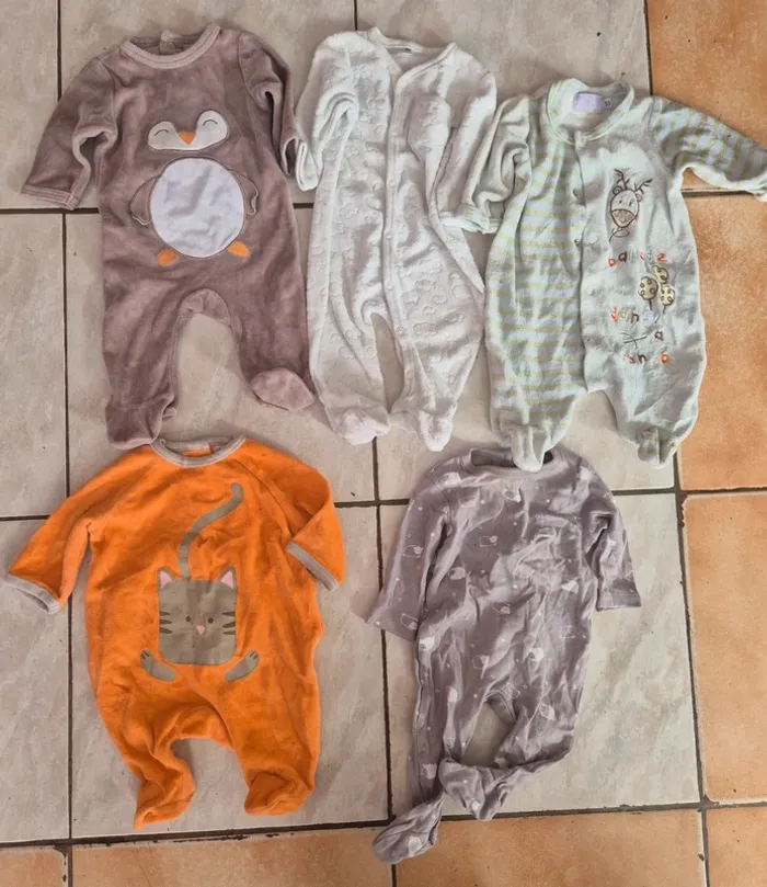 Lot n°2 vêtements bébé garçon 1 mois - photo numéro 2