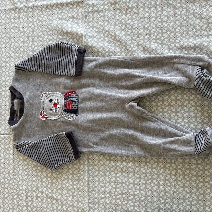 Lot de 5 pyjamas absaoba taille trois mois - photo numéro 2