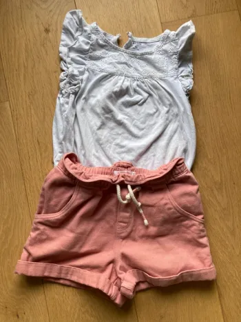Ensemble short + t shirt 8 ans