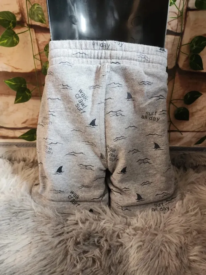 👦Short Gris Kiabi Taille 4ans 👦 - photo numéro 3